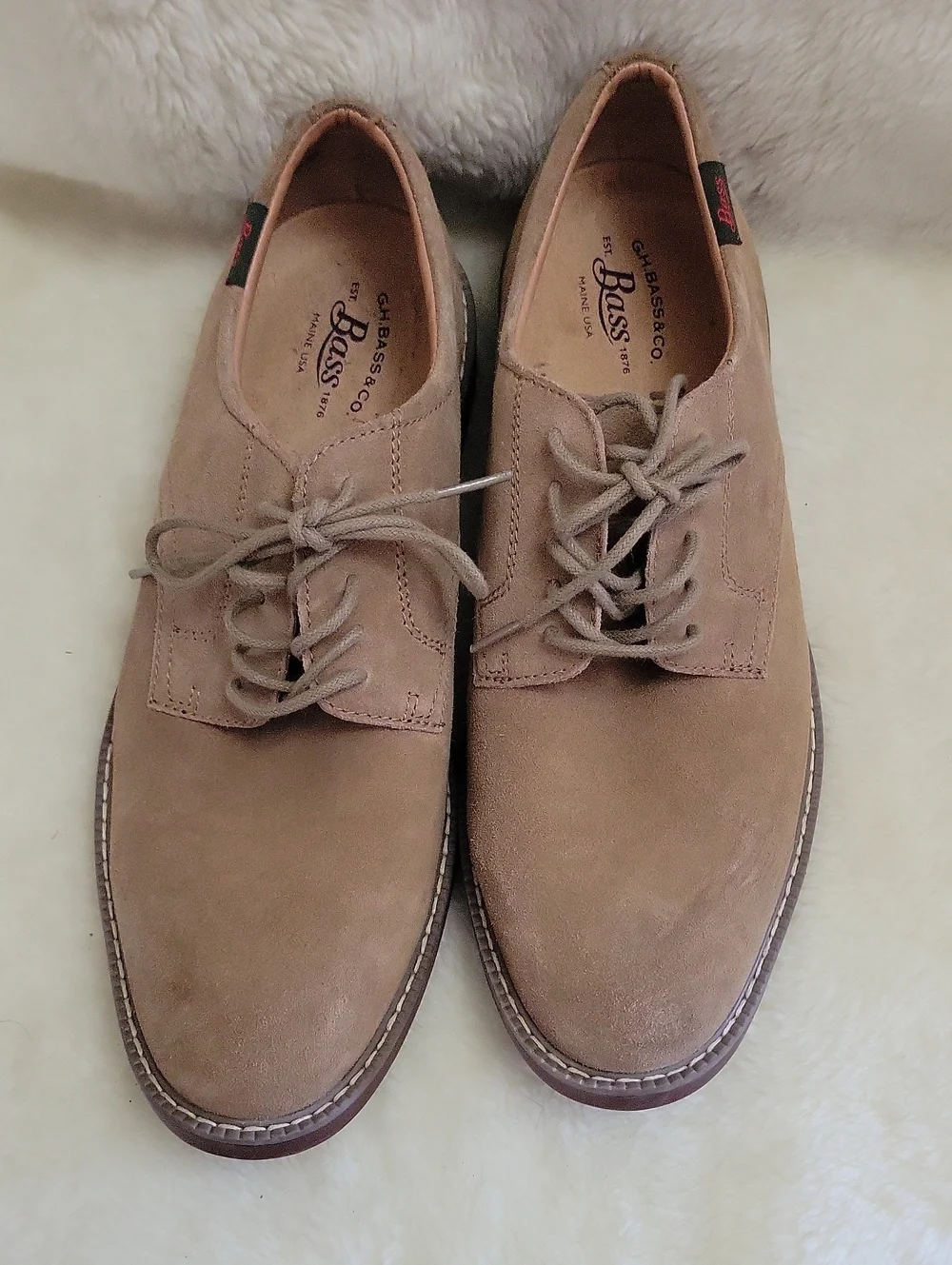 G.H.Bass Men’s Suede Lace-Up Oxfords in Taupe. Size 9M